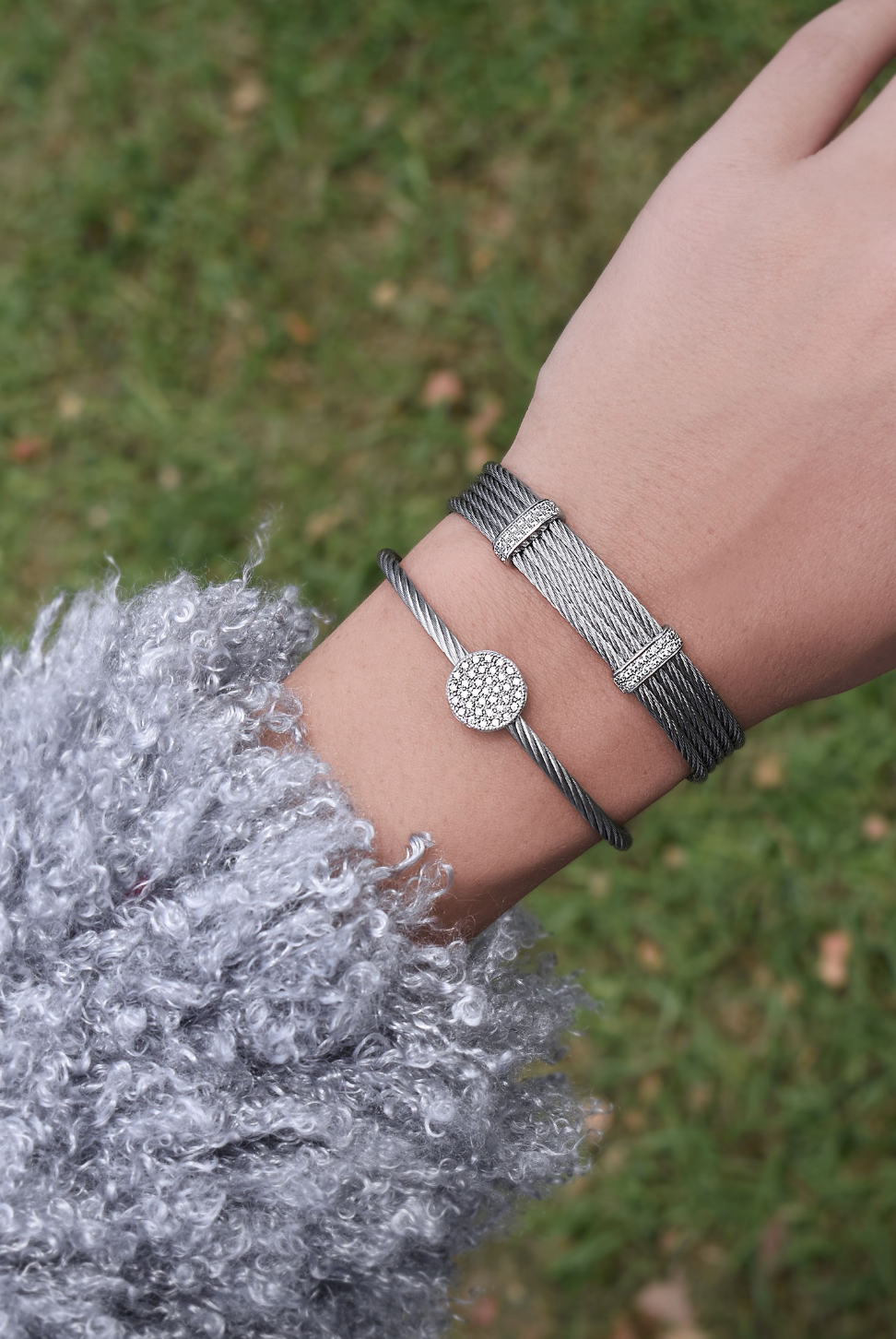 Grey Cable Taking Shapes Disc Bracelet with 18K Gold & Diamonds